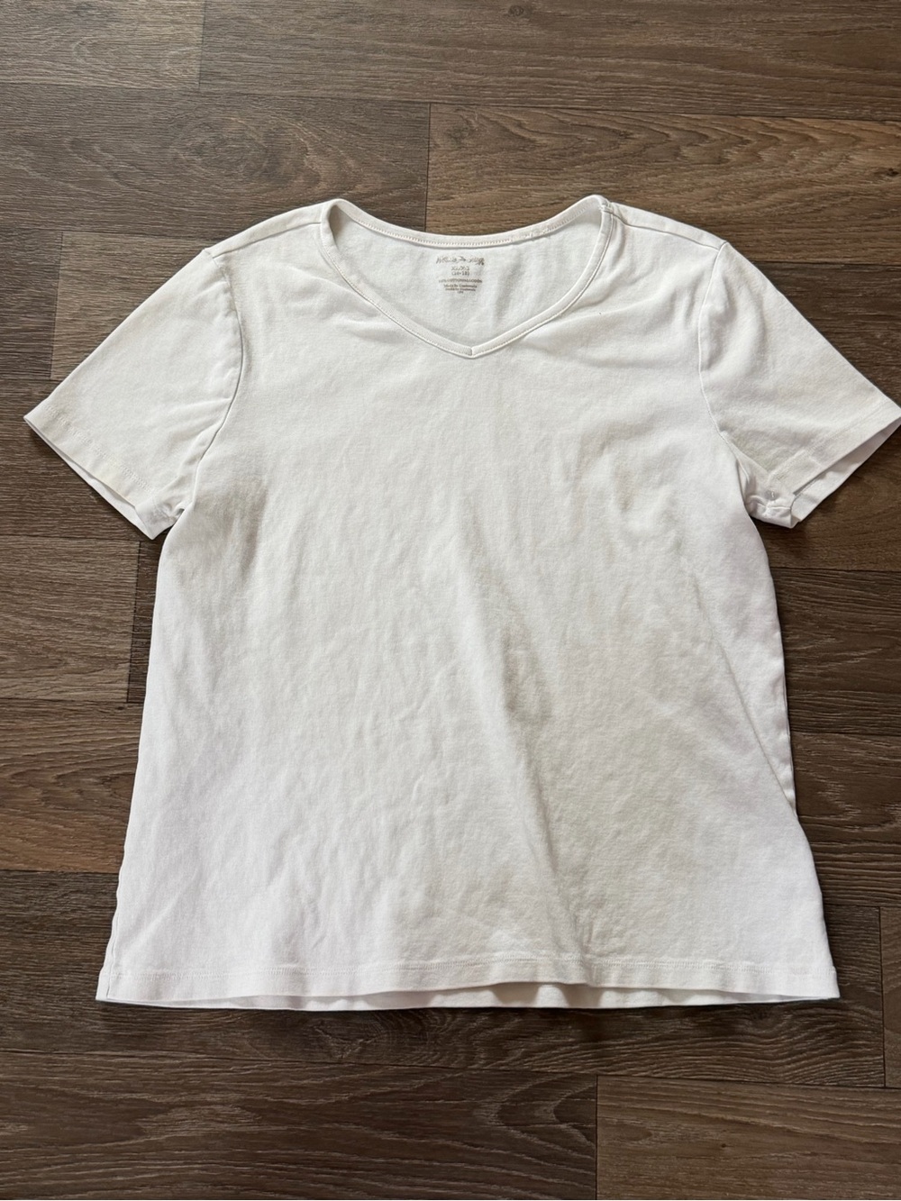 White Stag Solid White V-Neck T-Shirt XL